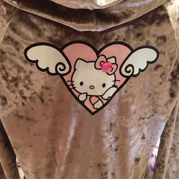 🍭crushed ice pink velvet tracksuit with custom hello kitty and crystal details! - Picture 4 of 17
